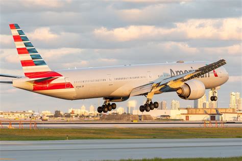 boeing 777 weight|Modern Airliners .